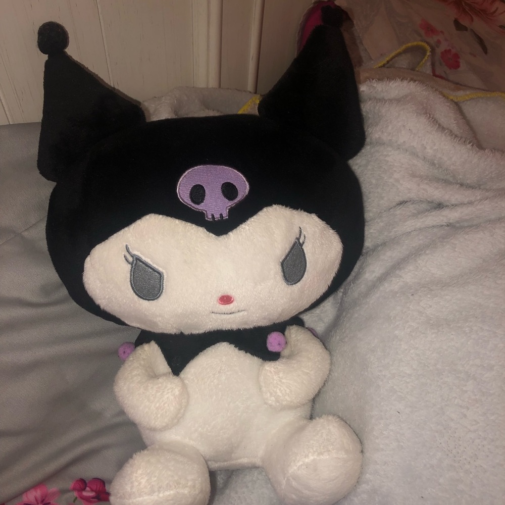 kuromi plush(HELLO KITTY)